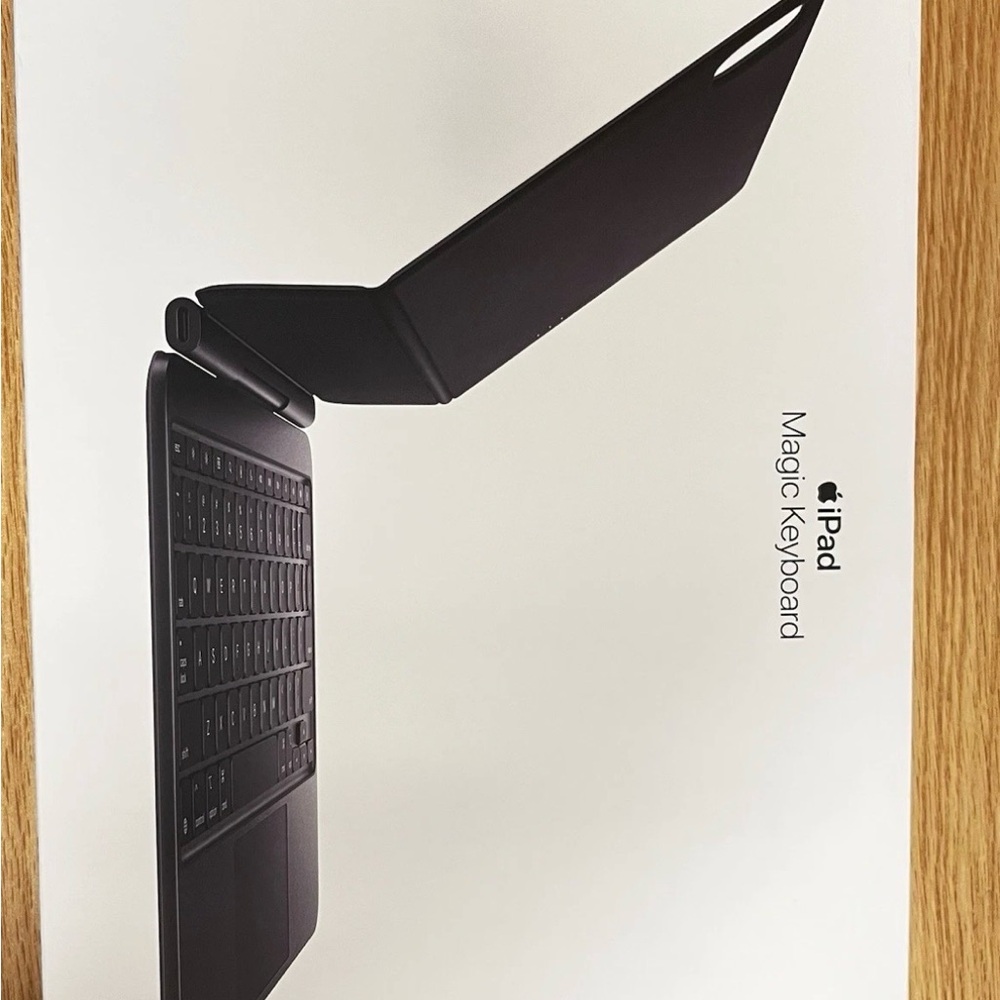 Apple iPad Magic Keyboard in Black